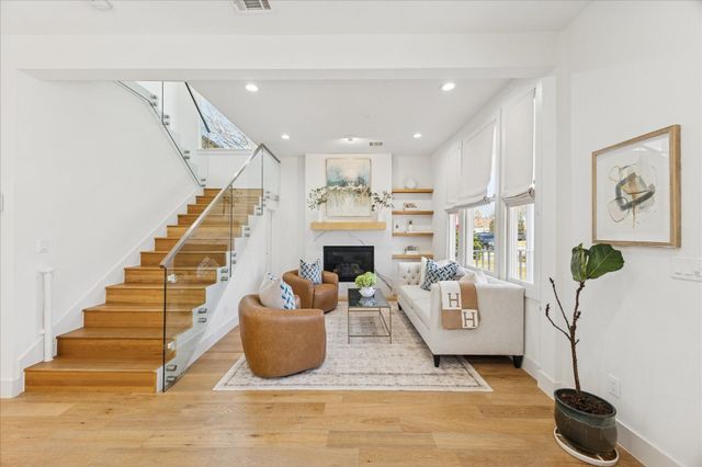 517 Harvard Street, Houston, TX 77007