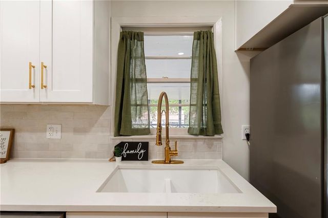 508 W 96th Terrace, Kansas City, MO 64114