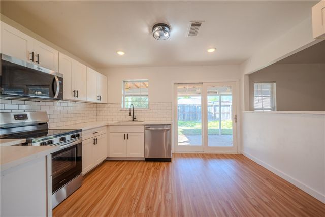 7622 Westbank Avenue, Houston, TX 77064