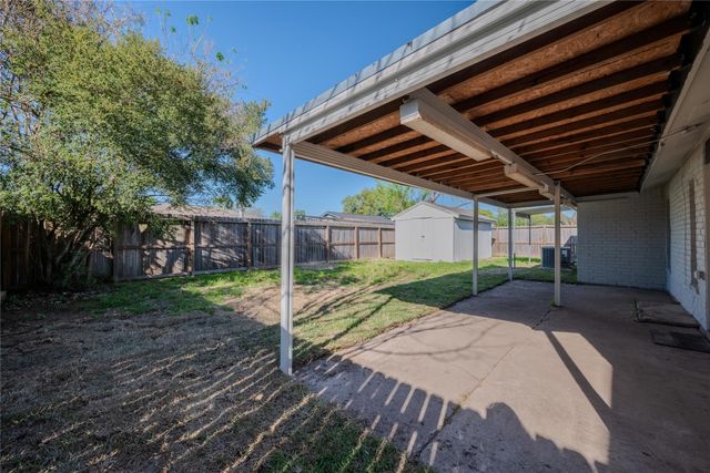 7622 Westbank Avenue, Houston, TX 77064