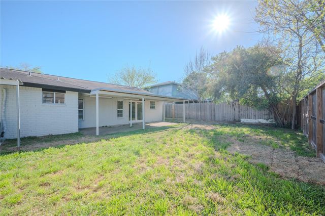 7622 Westbank Avenue, Houston, TX 77064