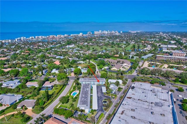 750 Mooring LN 105, Naples, FL 34102