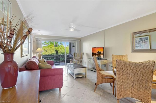 750 Mooring LN 105, Naples, FL 34102