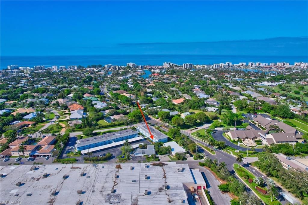 750 Mooring LN 105, Naples, FL 34102