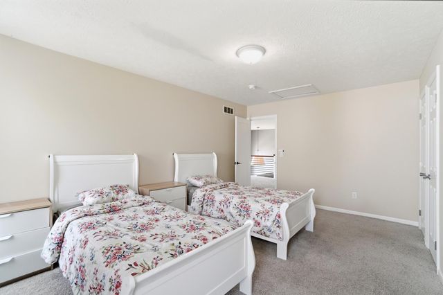 166 Regency Square 166 Regency Square, Maineville, OH 45039