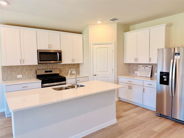 4012 Joe Pool Drive, Farmersville, TX 75442