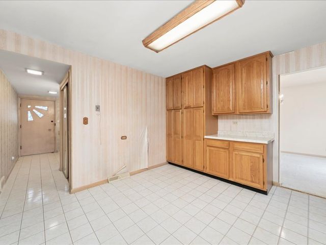 541 E 168 Street, South Holland, IL 60473