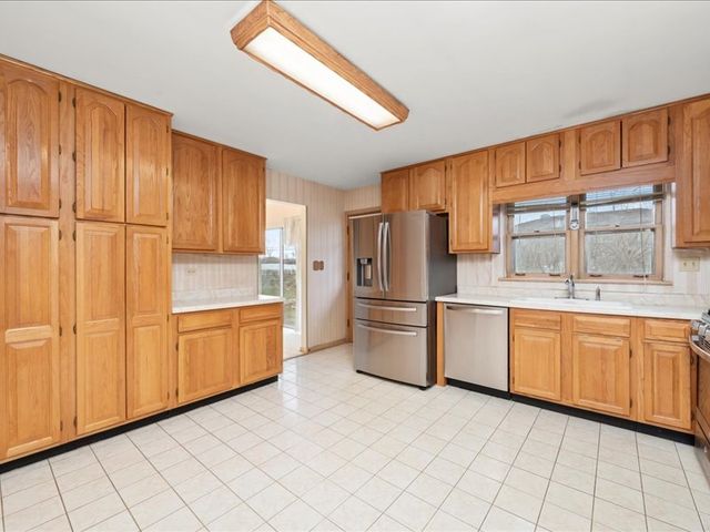 541 E 168 Street, South Holland, IL 60473