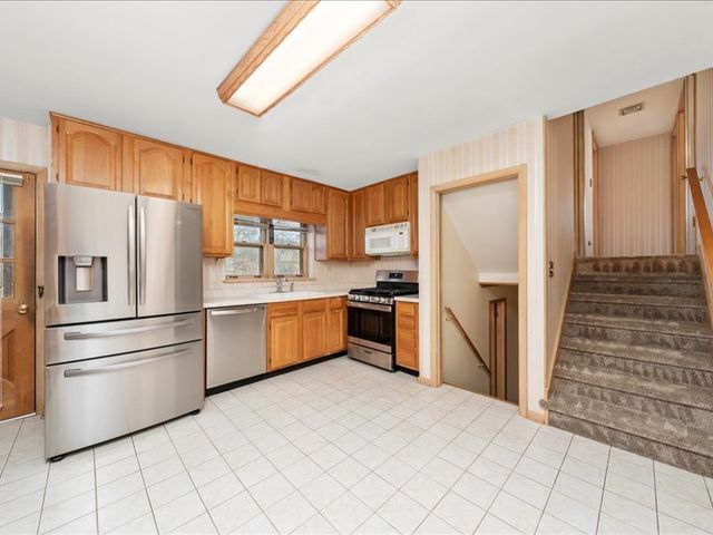 541 E 168 Street, South Holland, IL 60473