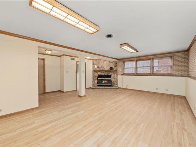 541 E 168 Street, South Holland, IL 60473