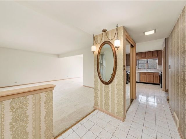 541 E 168 Street, South Holland, IL 60473