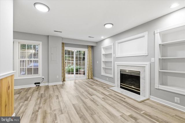 19905 UPLAND TER, Ashburn, VA 20147