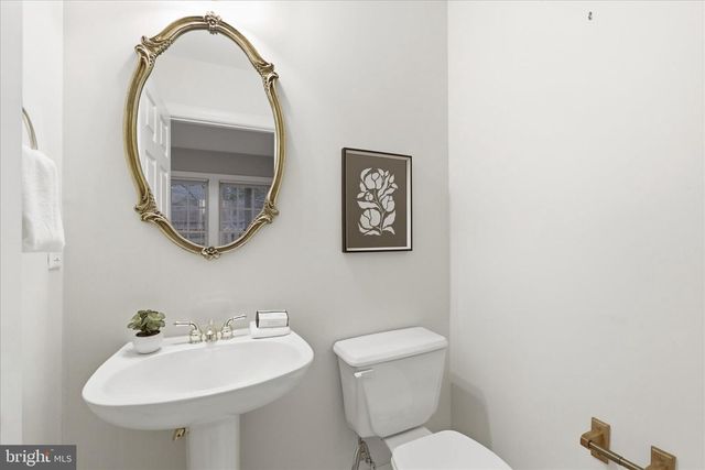 19905 UPLAND TER, Ashburn, VA 20147