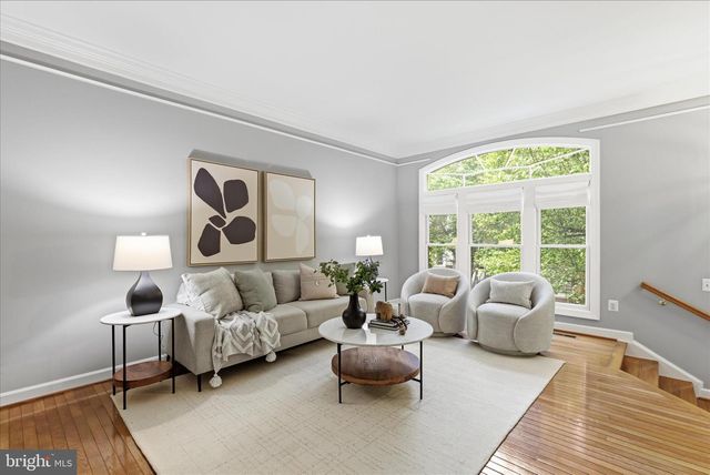 19905 UPLAND TER, Ashburn, VA 20147