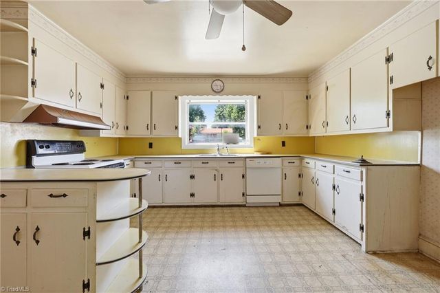 6628 University Parkway, Rural Hall, NC 27045