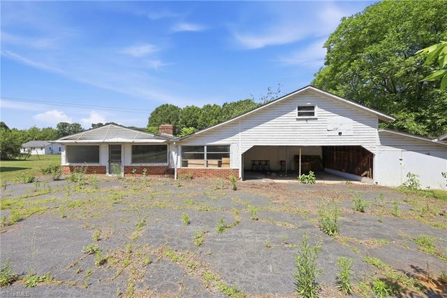 6628 University Parkway, Rural Hall, NC 27045