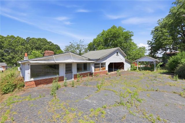 6628 University Parkway, Rural Hall, NC 27045