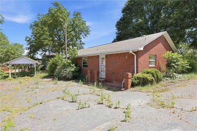 6628 University Parkway, Rural Hall, NC 27045