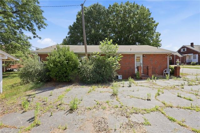 6628 University Parkway, Rural Hall, NC 27045