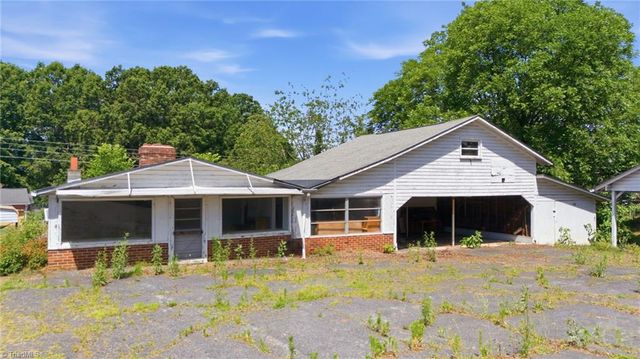 6628 University Parkway, Rural Hall, NC 27045