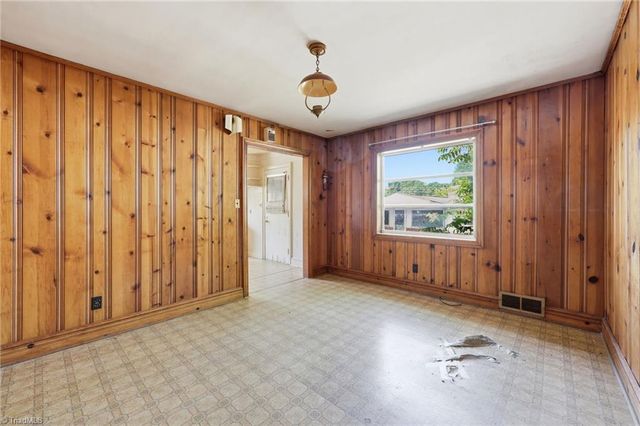 6628 University Parkway, Rural Hall, NC 27045