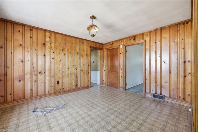 6628 University Parkway, Rural Hall, NC 27045