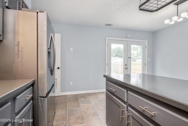 12226 Somerset Dr, Louisville, KY 40229