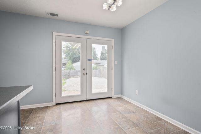 12226 Somerset Dr, Louisville, KY 40229