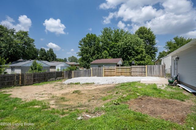 12226 Somerset Dr, Louisville, KY 40229