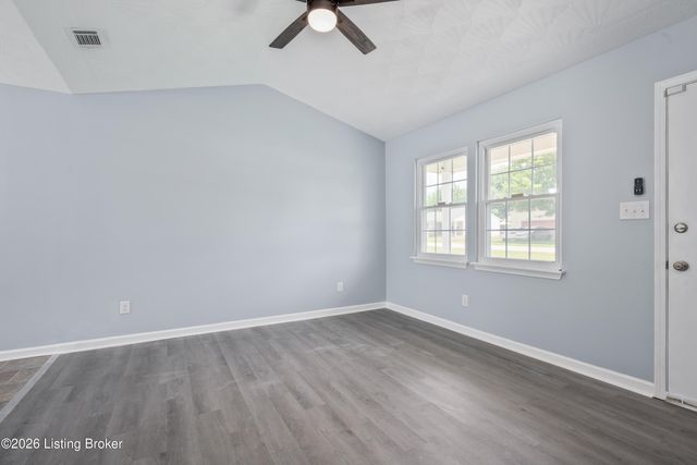 12226 Somerset Dr, Louisville, KY 40229