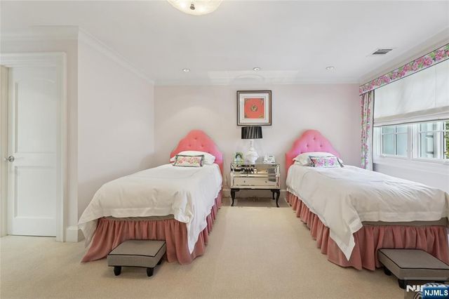 66 Hoover Drive, Cresskill, NJ 07626