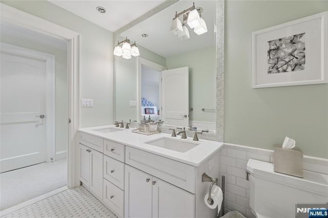 66 Hoover Drive, Cresskill, NJ 07626