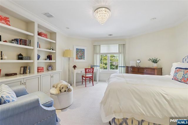 66 Hoover Drive, Cresskill, NJ 07626