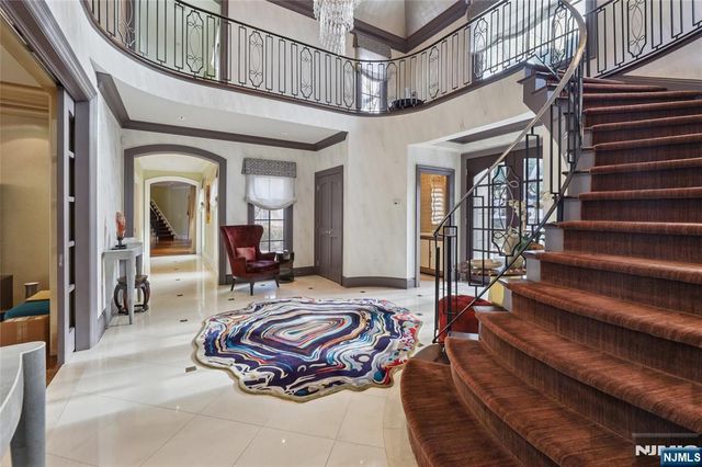 66 Hoover Drive, Cresskill, NJ 07626