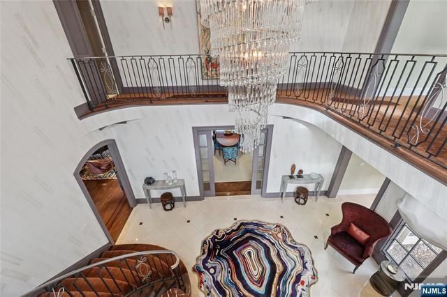 66 Hoover Drive, Cresskill, NJ 07626