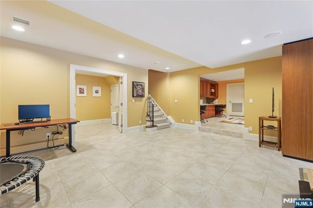 66 Hoover Drive, Cresskill, NJ 07626