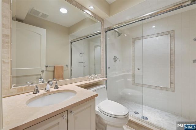 66 Hoover Drive, Cresskill, NJ 07626