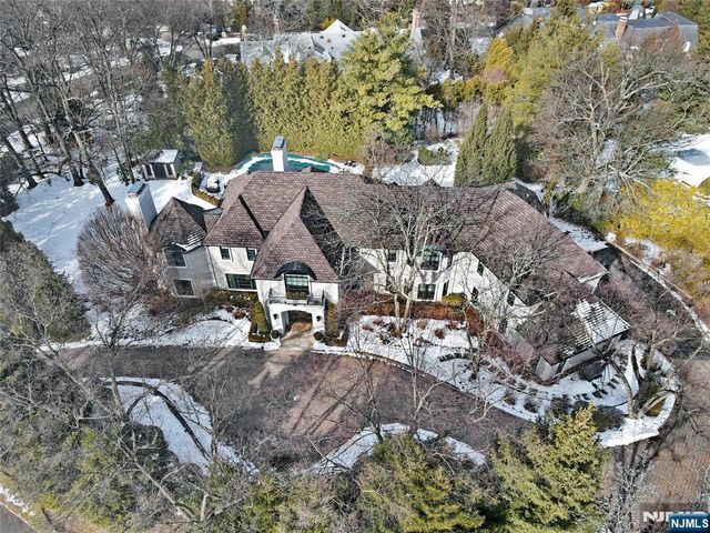 66 Hoover Drive, Cresskill, NJ 07626