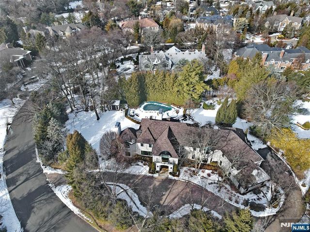 66 Hoover Drive, Cresskill, NJ 07626