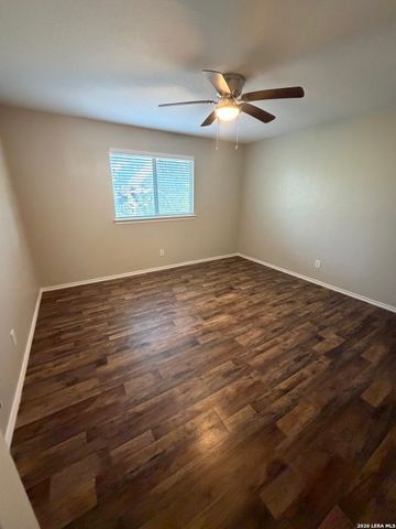13003 LEGEND CAVE DR, San Antonio, TX 78230