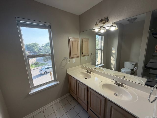 13003 LEGEND CAVE DR, San Antonio, TX 78230