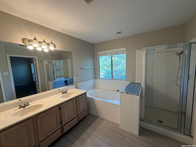 13003 LEGEND CAVE DR, San Antonio, TX 78230