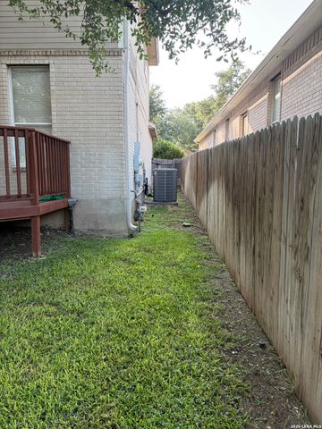 13003 LEGEND CAVE DR, San Antonio, TX 78230