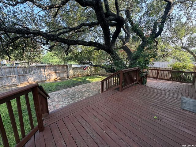 13003 LEGEND CAVE DR, San Antonio, TX 78230