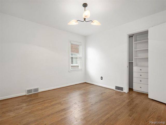 2090 Bradford Road, Birmingham, MI 48009