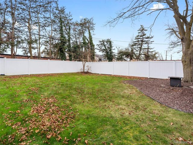 2090 Bradford Road, Birmingham, MI 48009