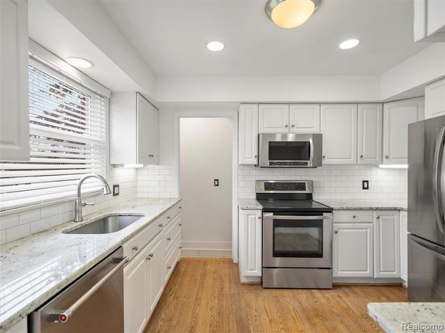 2090 Bradford Road, Birmingham, MI 48009