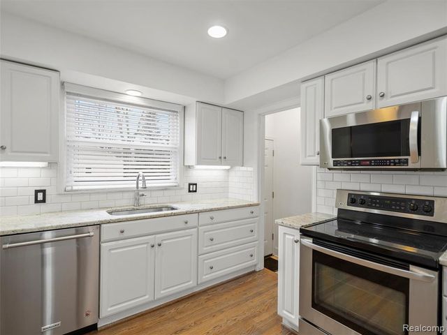 2090 Bradford Road, Birmingham, MI 48009