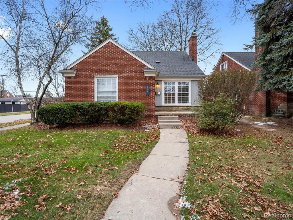 2090 Bradford Road, Birmingham, MI 48009