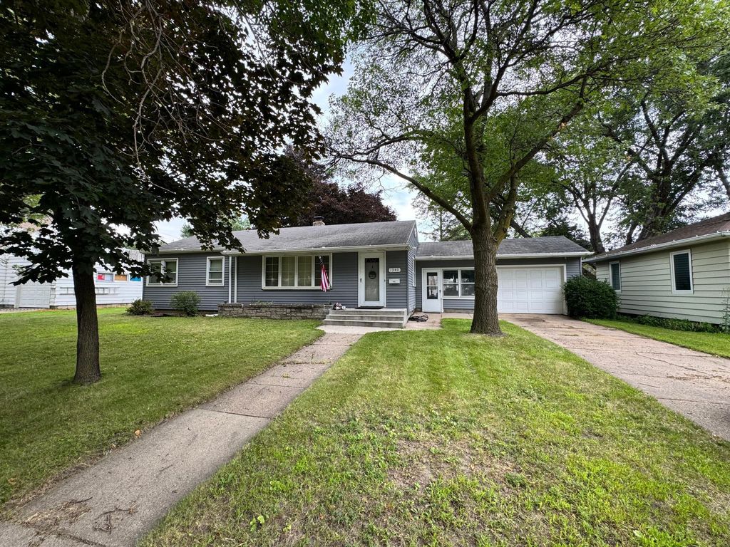 1340 9th Avenue N, Saint Cloud, MN 56303
